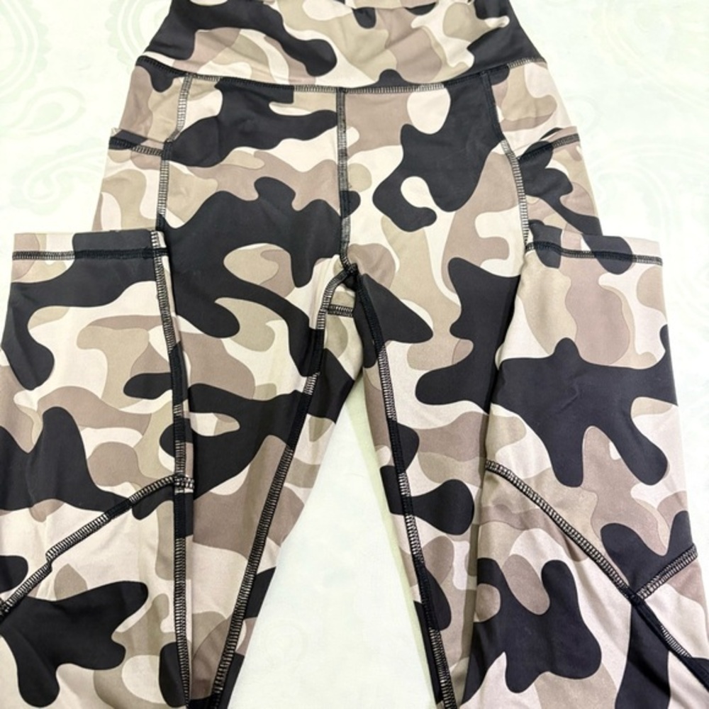 Gottex Camouflage Leggings in Black, Tan, and Cream